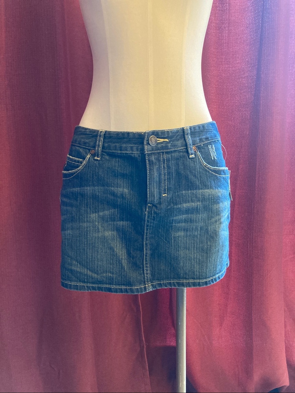 AEROPOSTALE NWT women’s jean skirt, Size 7/8